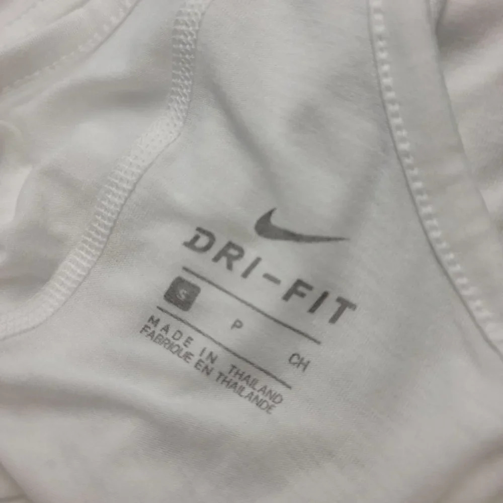 Nike Training  Tank - Picture 6 of 8